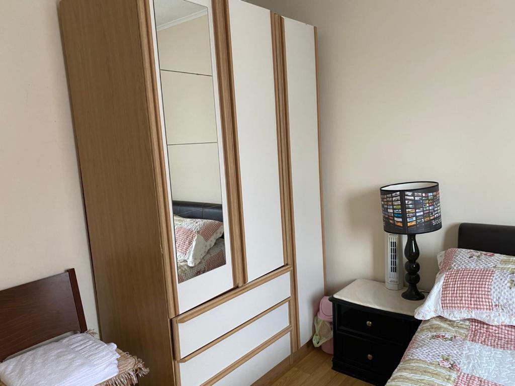 Specious Room In Northolt Northolt  외부 사진